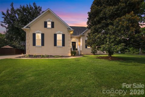Photo of 4025 Bamborough Drive, Fort Mill, SC 29715 (MLS # 4397013)