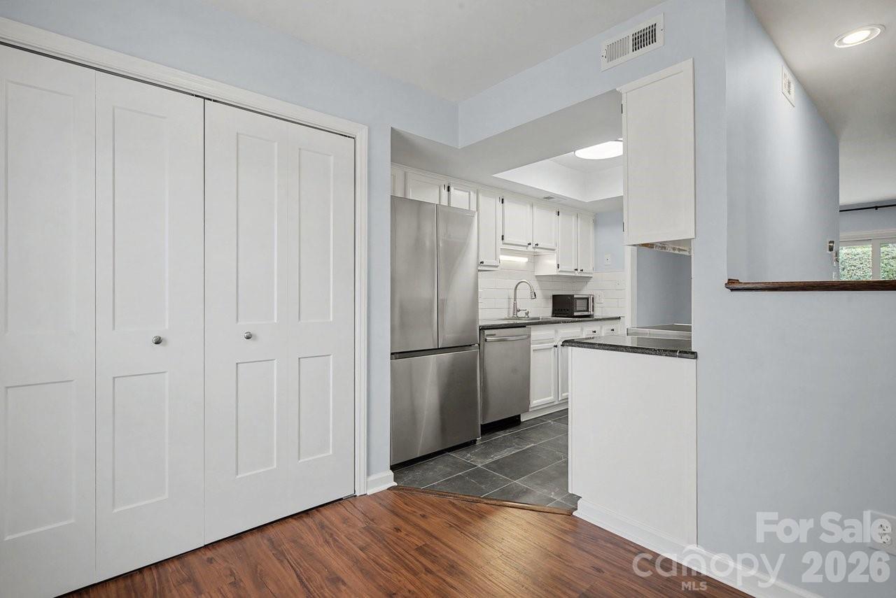 9241 N Vicksburg Park Court