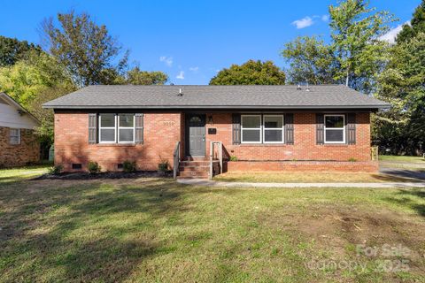 2816 Dalecrest Drive Charlotte NC 28269