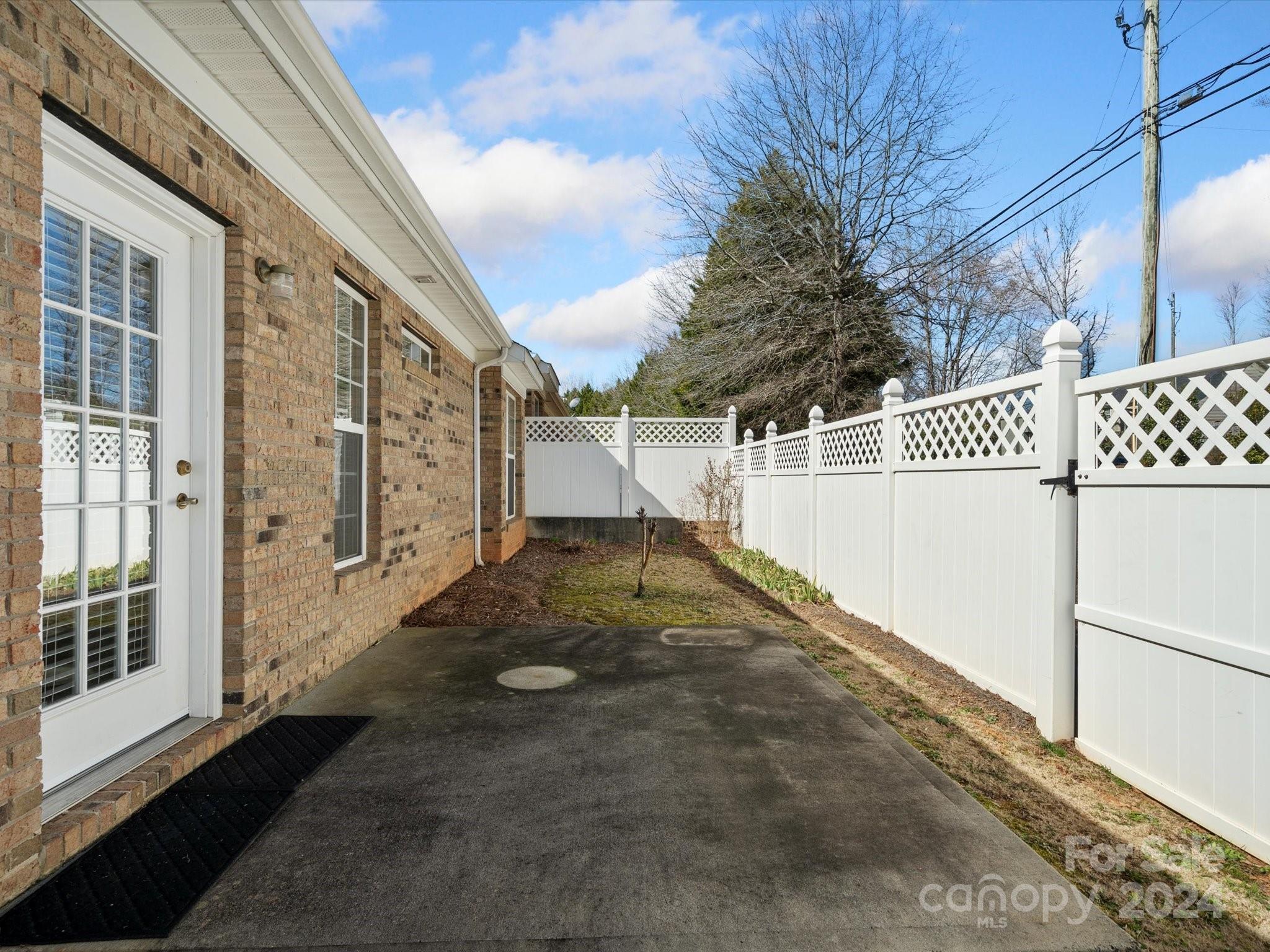 The Traditions at Lawyers Glen - Residential