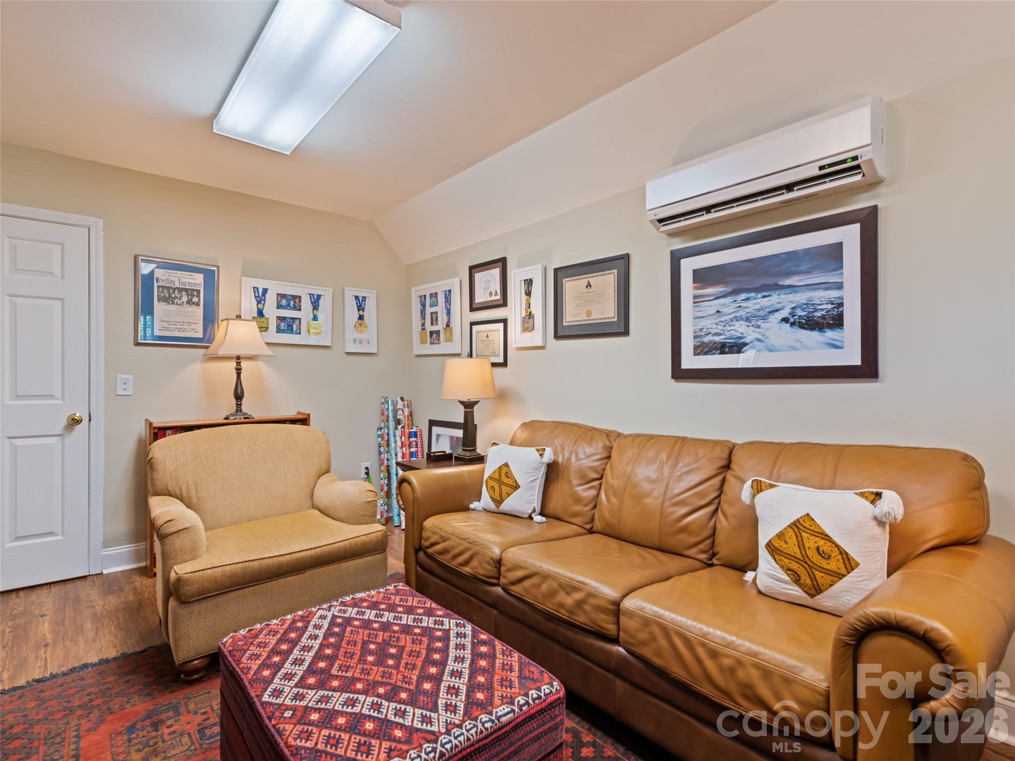 High Vista Falls - Residential