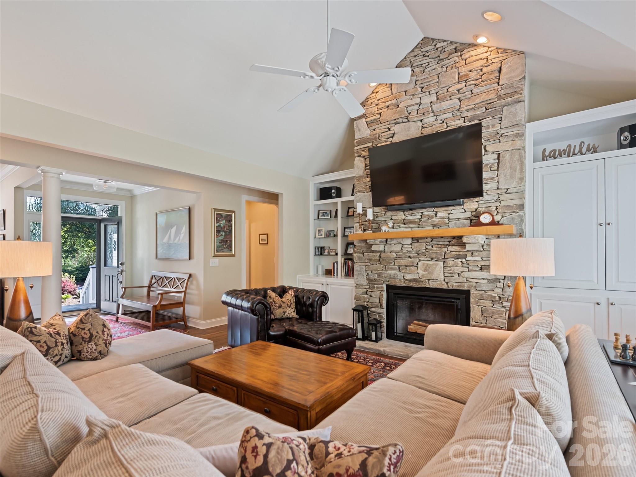 High Vista Falls - Residential