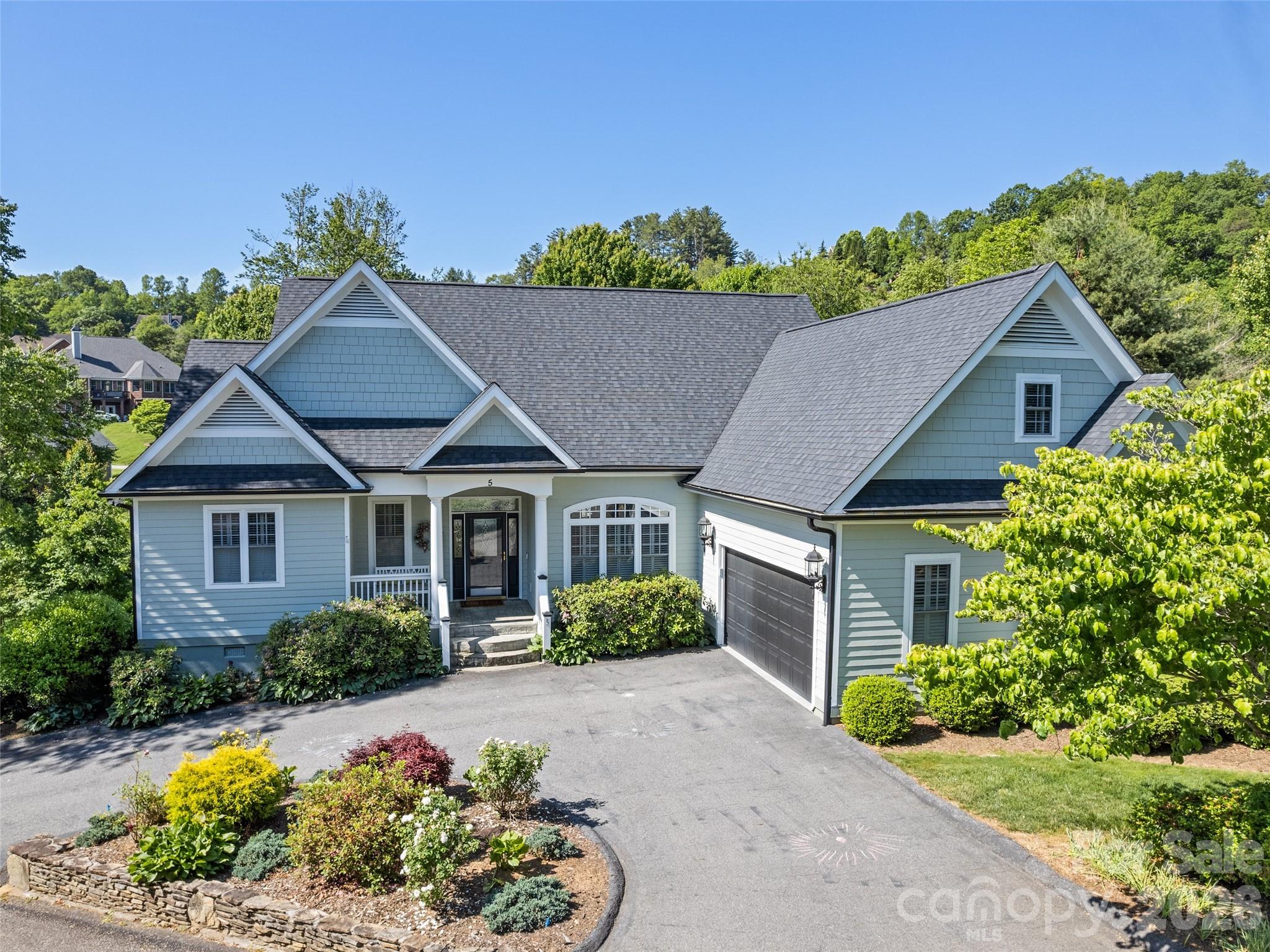 High Vista Falls - Residential
