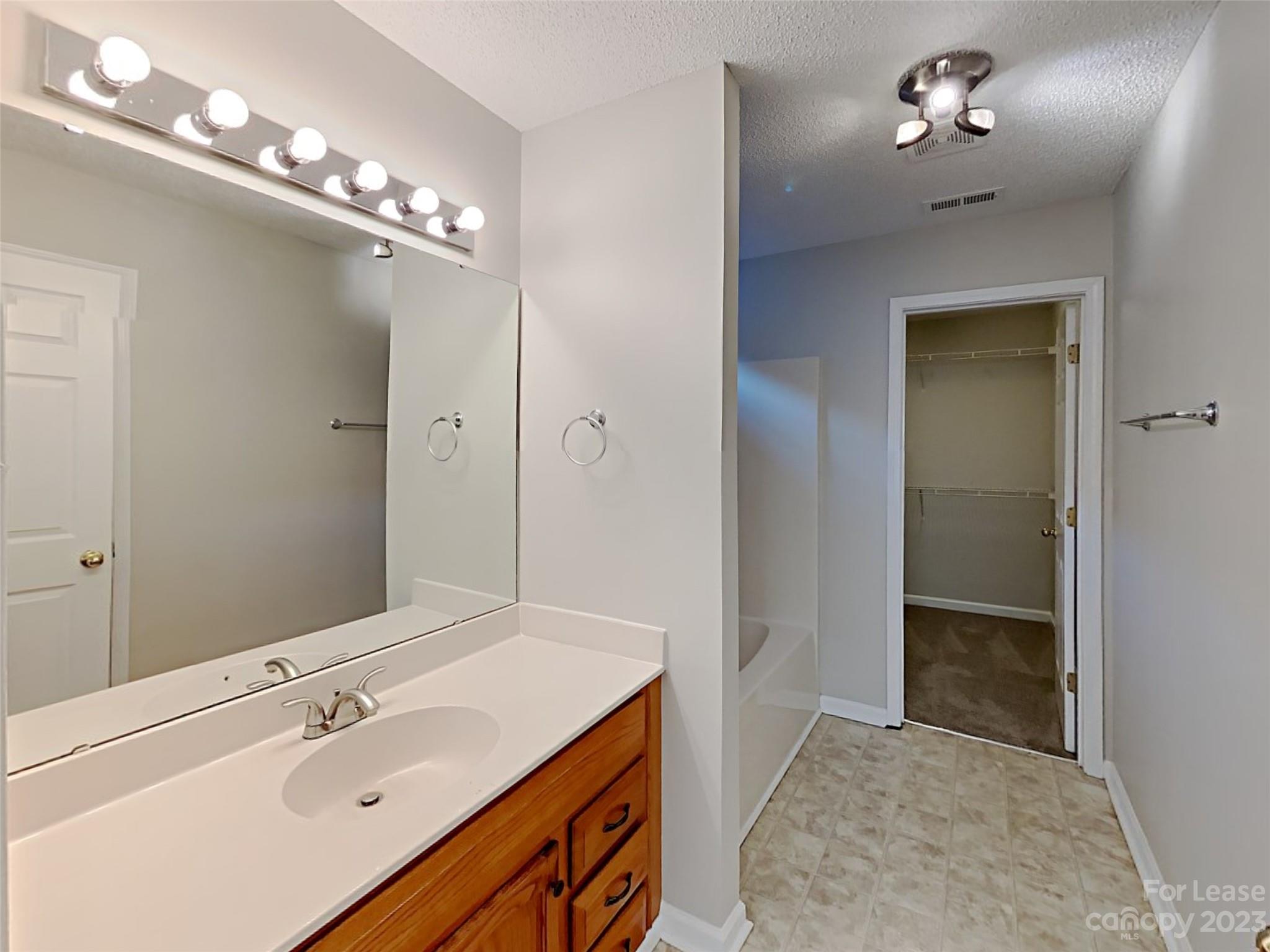 Unknown - Residential Lease