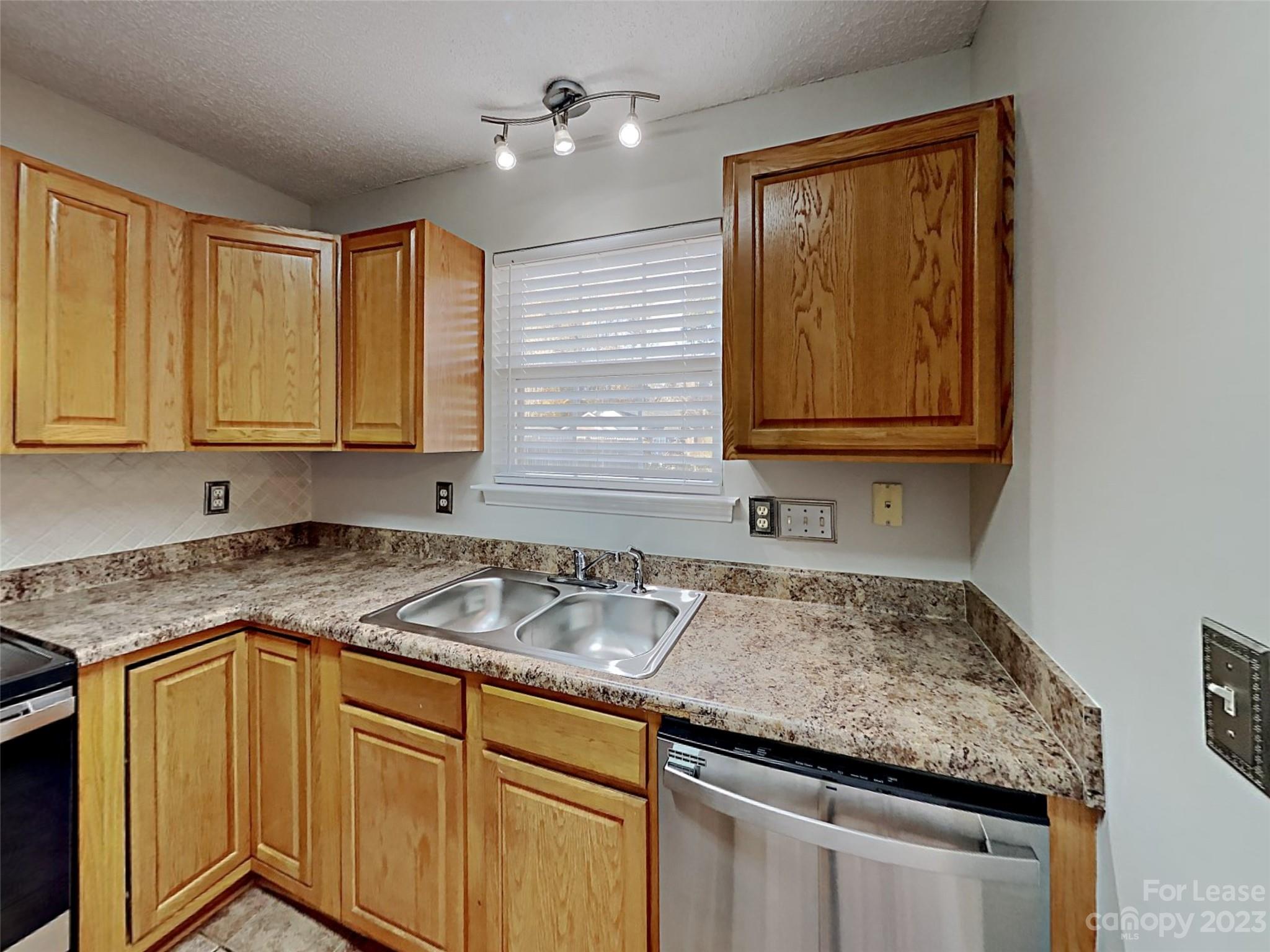 Unknown - Residential Lease