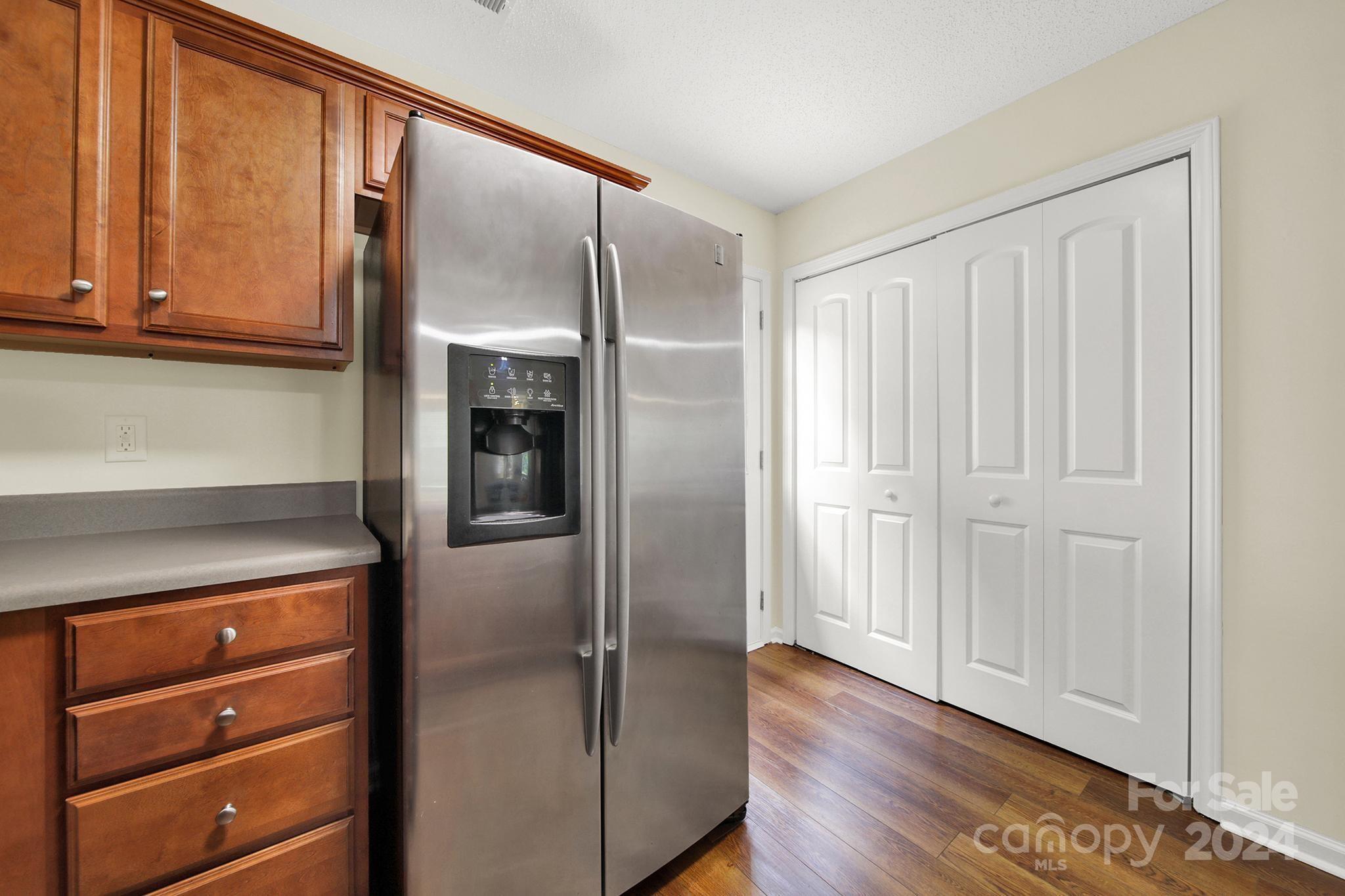 Avery Lake - Residential