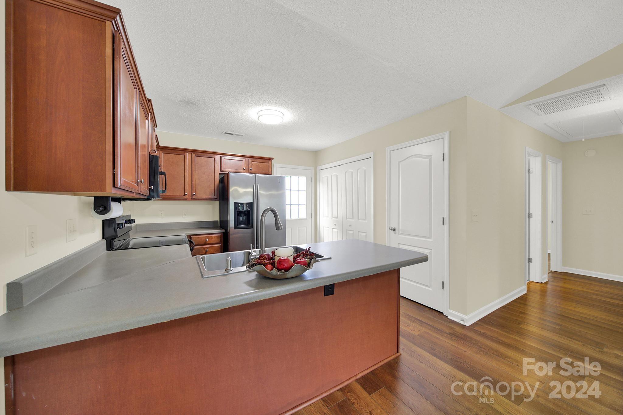 Avery Lake - Residential