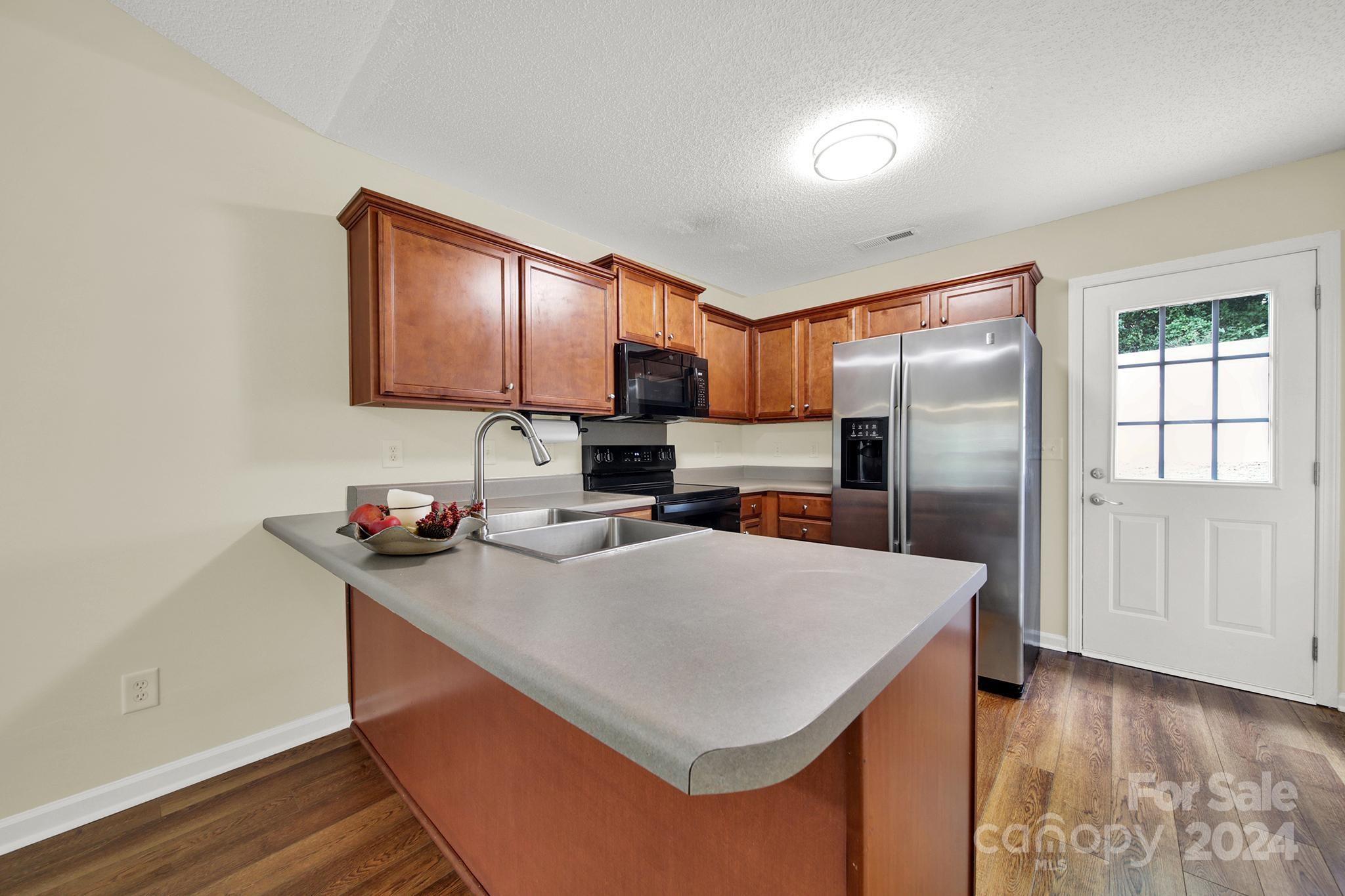 Avery Lake - Residential