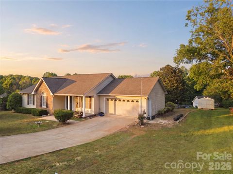 Photo of 3842 Serenity Drive #41, Hickory, NC 28602 (MLS # 4384261)