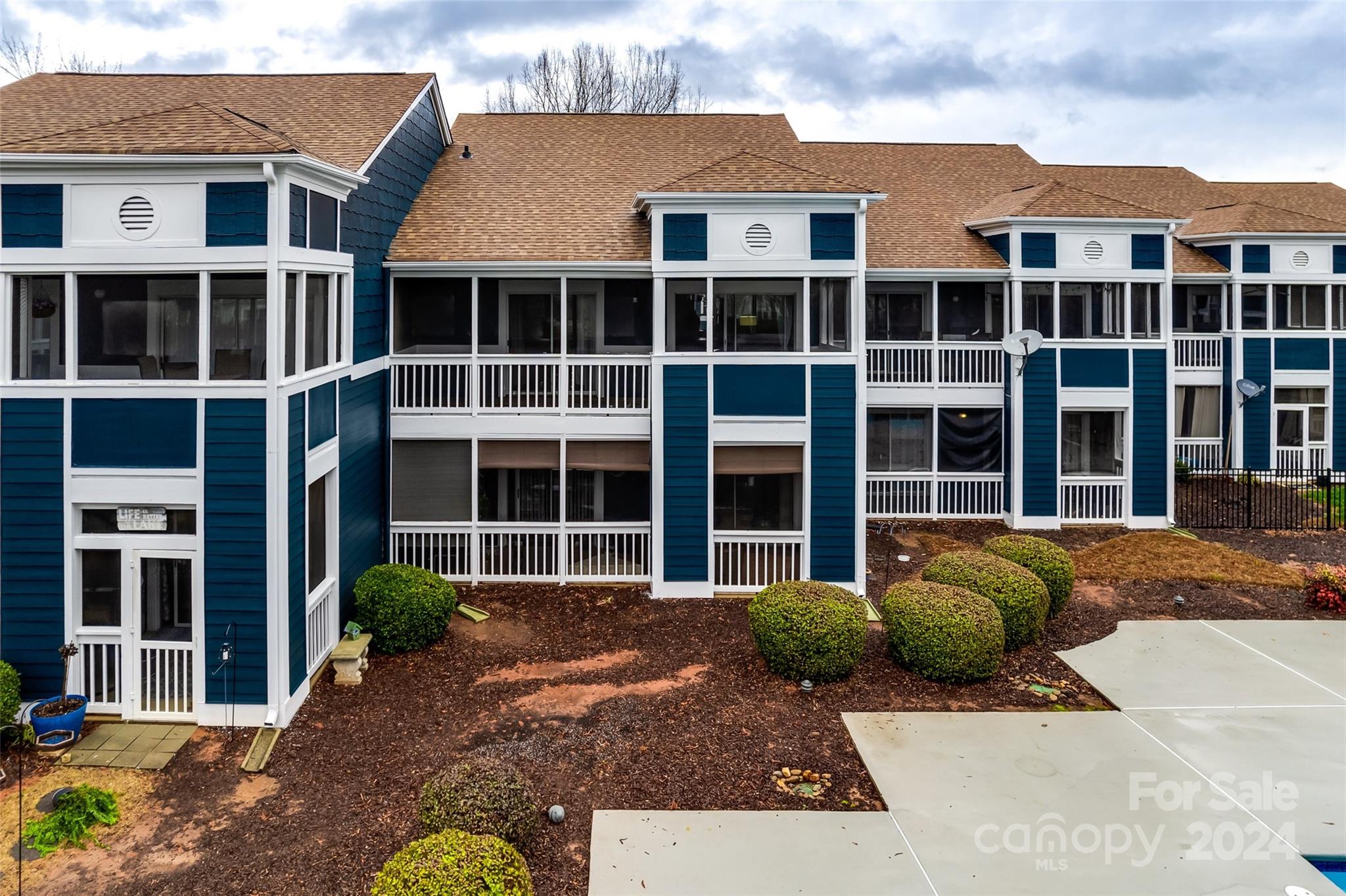 Vineyard Point Bayview - Residential