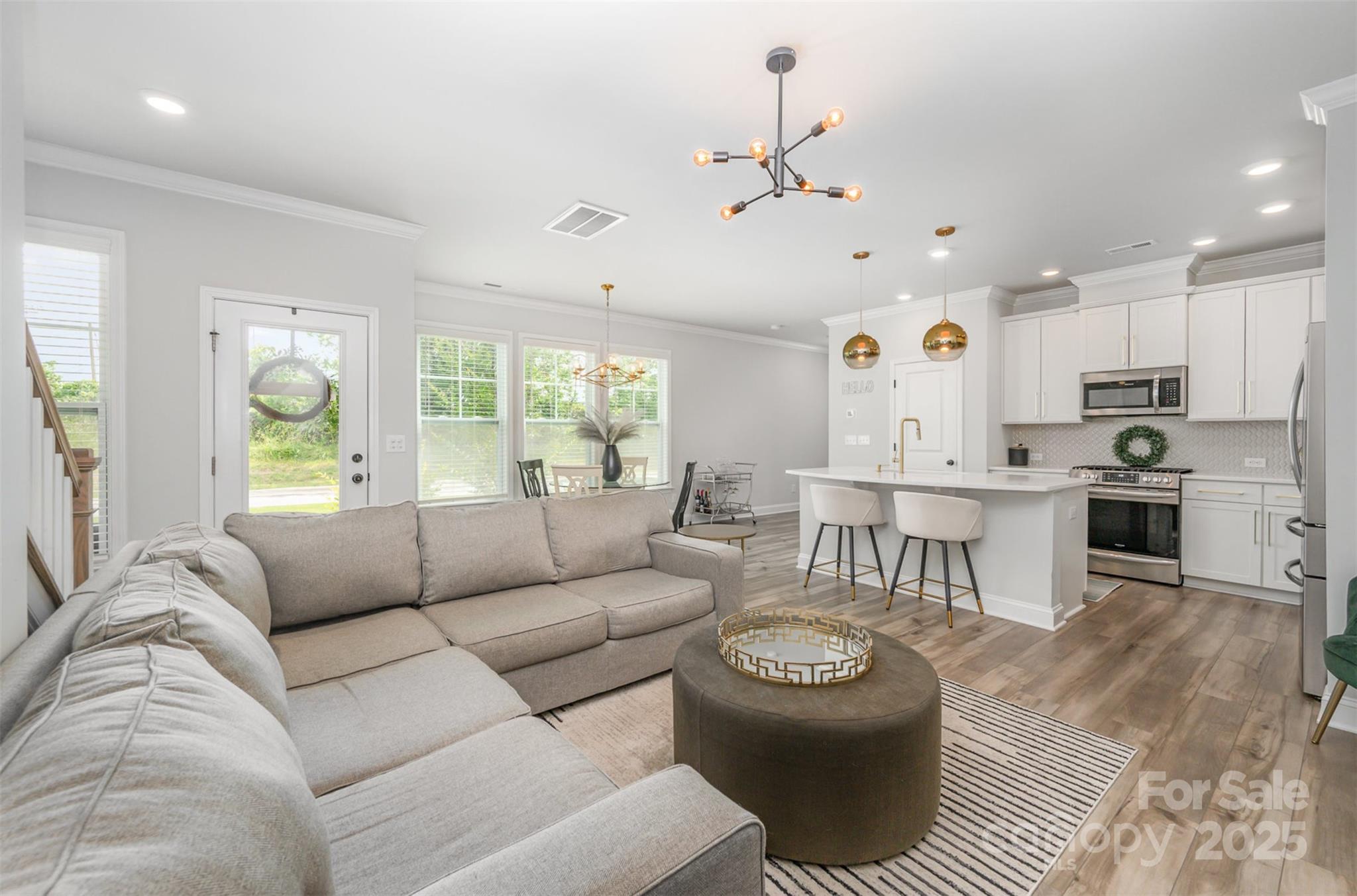 355 Ladybird Lane