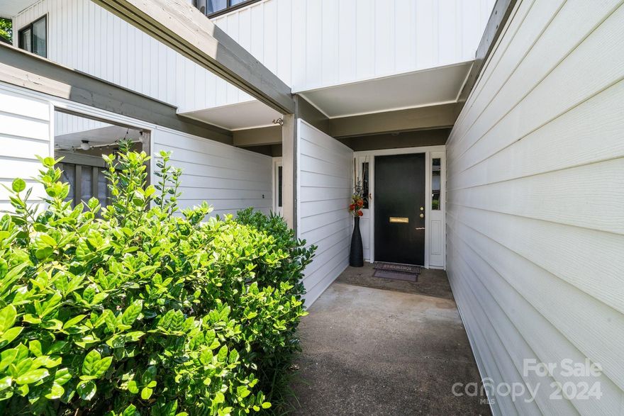 Beautiful updated two story condo just minutes away from South Park.  Convenience to shopping center, restaurant, movie theater, Douglas airport and Uptown Charlotte.  Fabulous open floor plan, 3 bedrooms, 2.5 bath, gourmet kitchen with granite countertops and SS appliances.  Bar counter open to Dining room.  Sir John Hill community amenities including outdoor pool, and clubhouse.  Seller offer $5000 credit toward kitchen flooring and others upgrade.