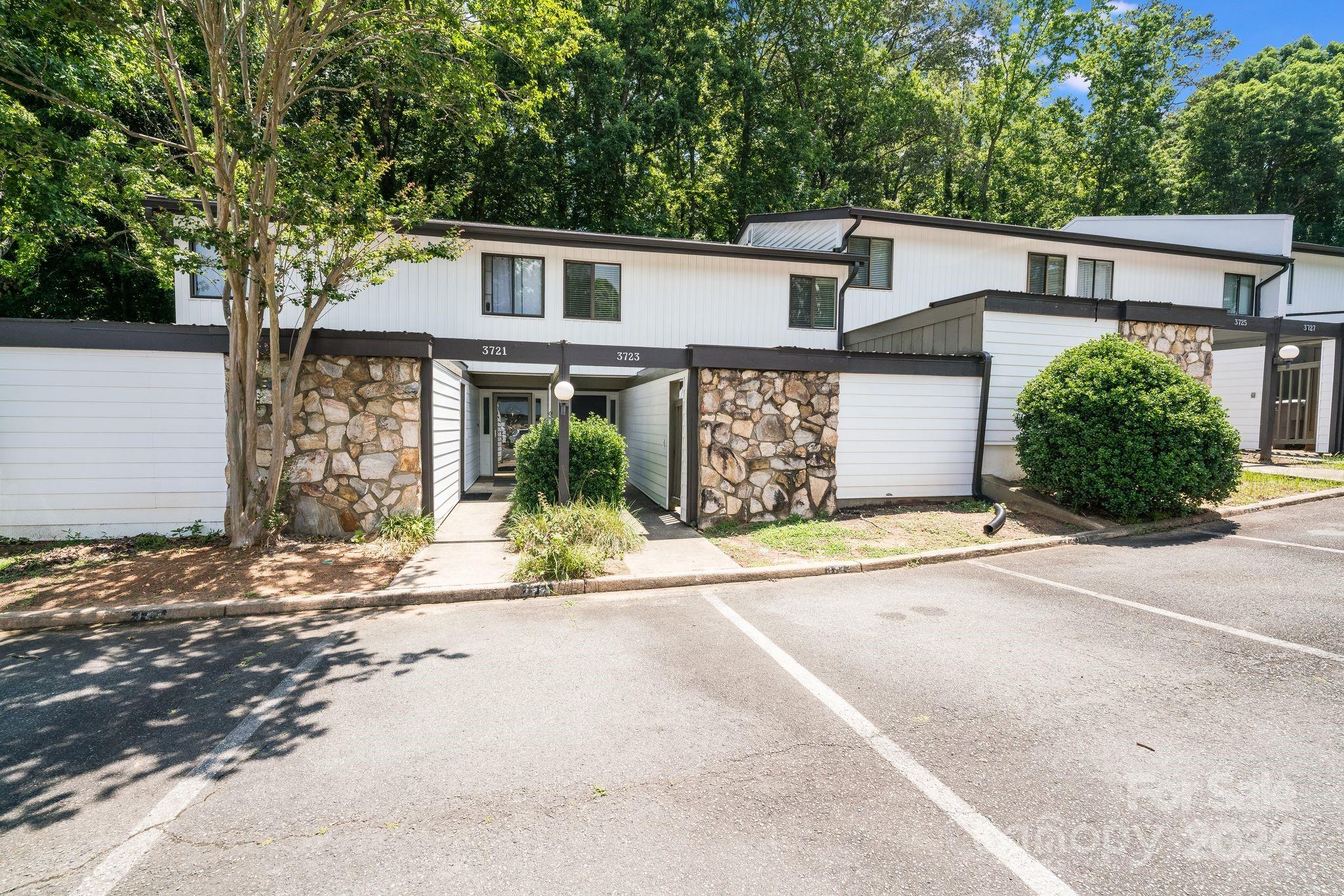 Sir Johns Hill - Residential