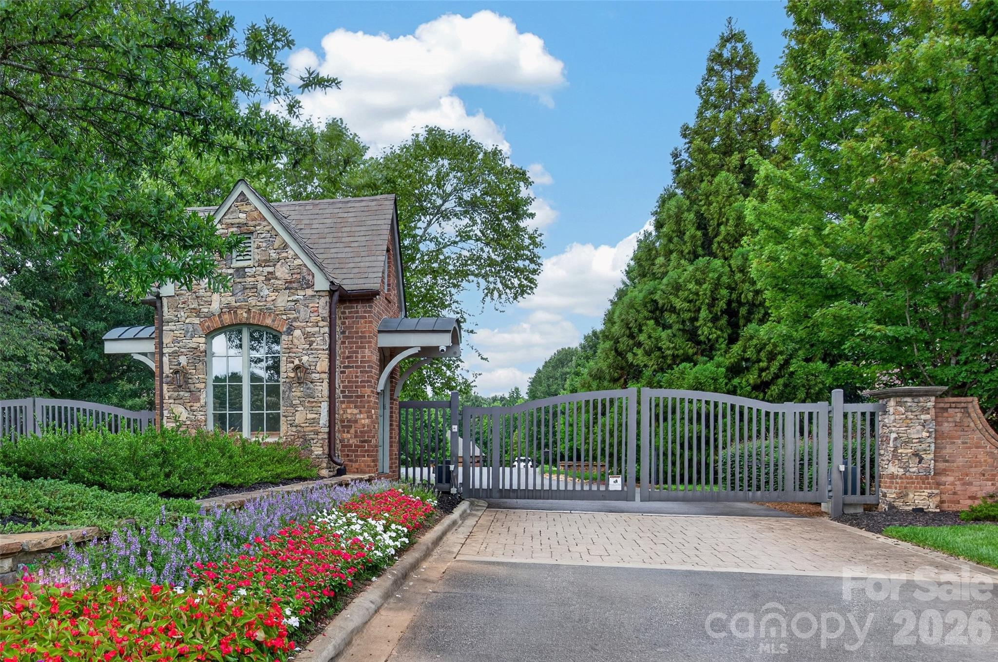 1504 Waybridge Way
