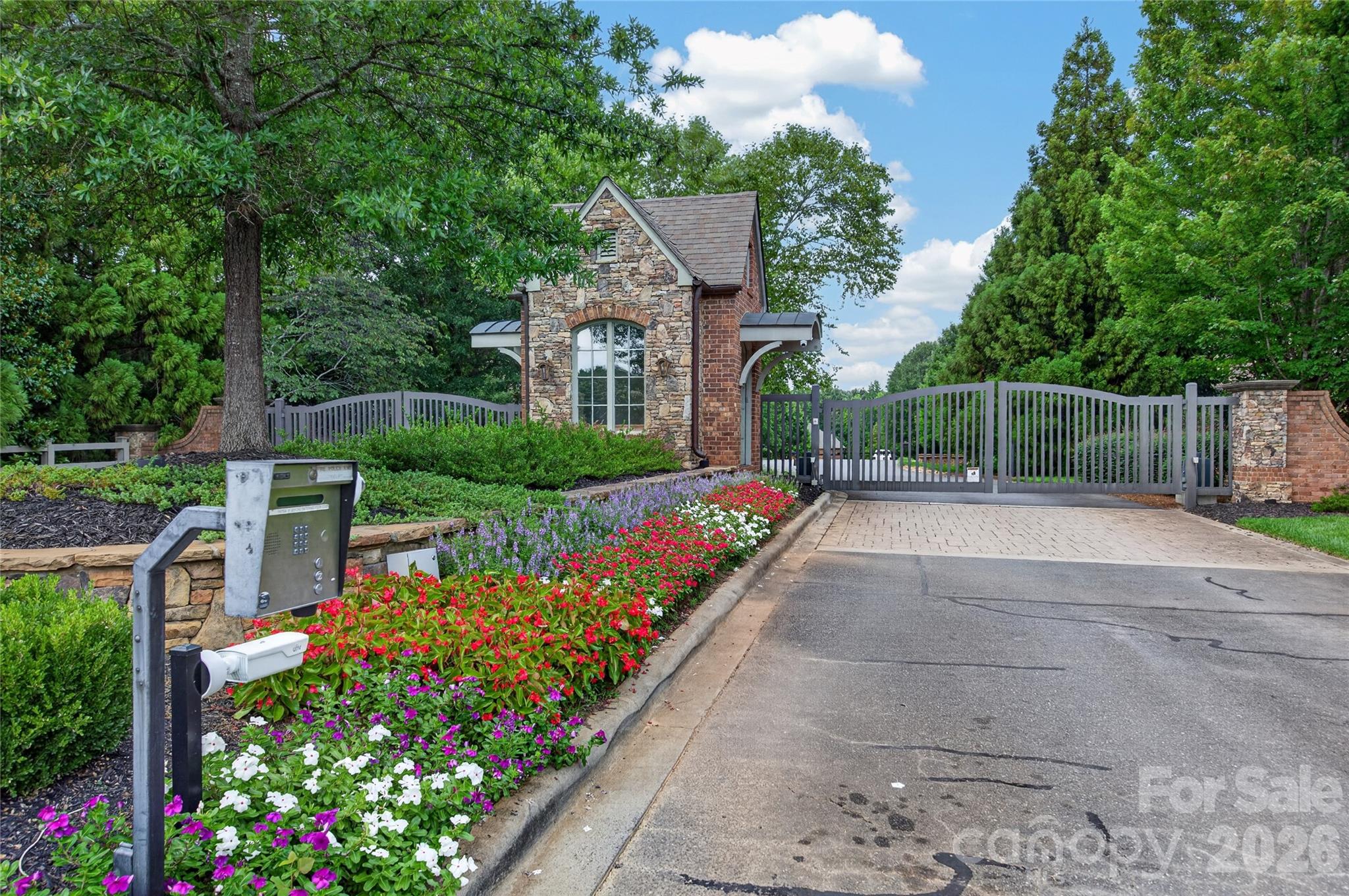 1504 Waybridge Way