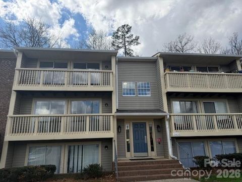 1610 Arlyn Circle Charlotte NC 28213