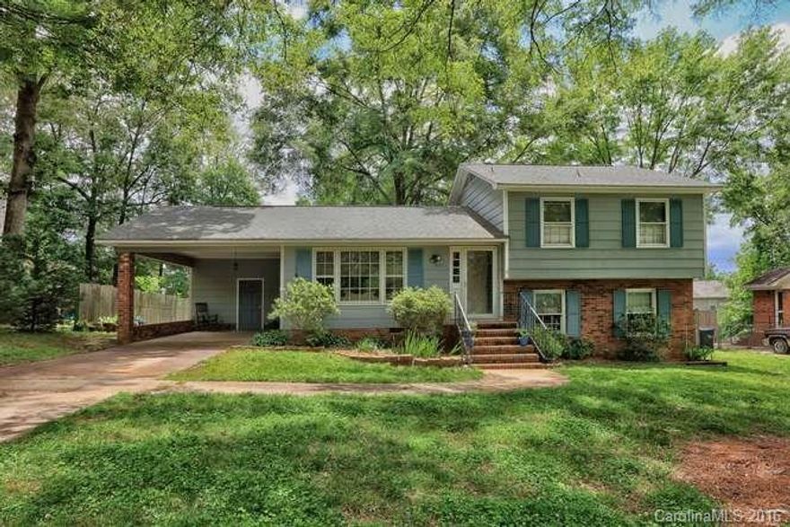 Excellent location in established Matthews neighborhood. Less than 1 mile to downtown Matthews restaurants & shopping, minutes to Four Mile Creek Greenway and quick access to I-485. 4 full bedrooms with hardwood floors on main and upper level. Large fenced-in backyard, with play set and outdoor shed! 1 year home warranty offered to buyer at closing.