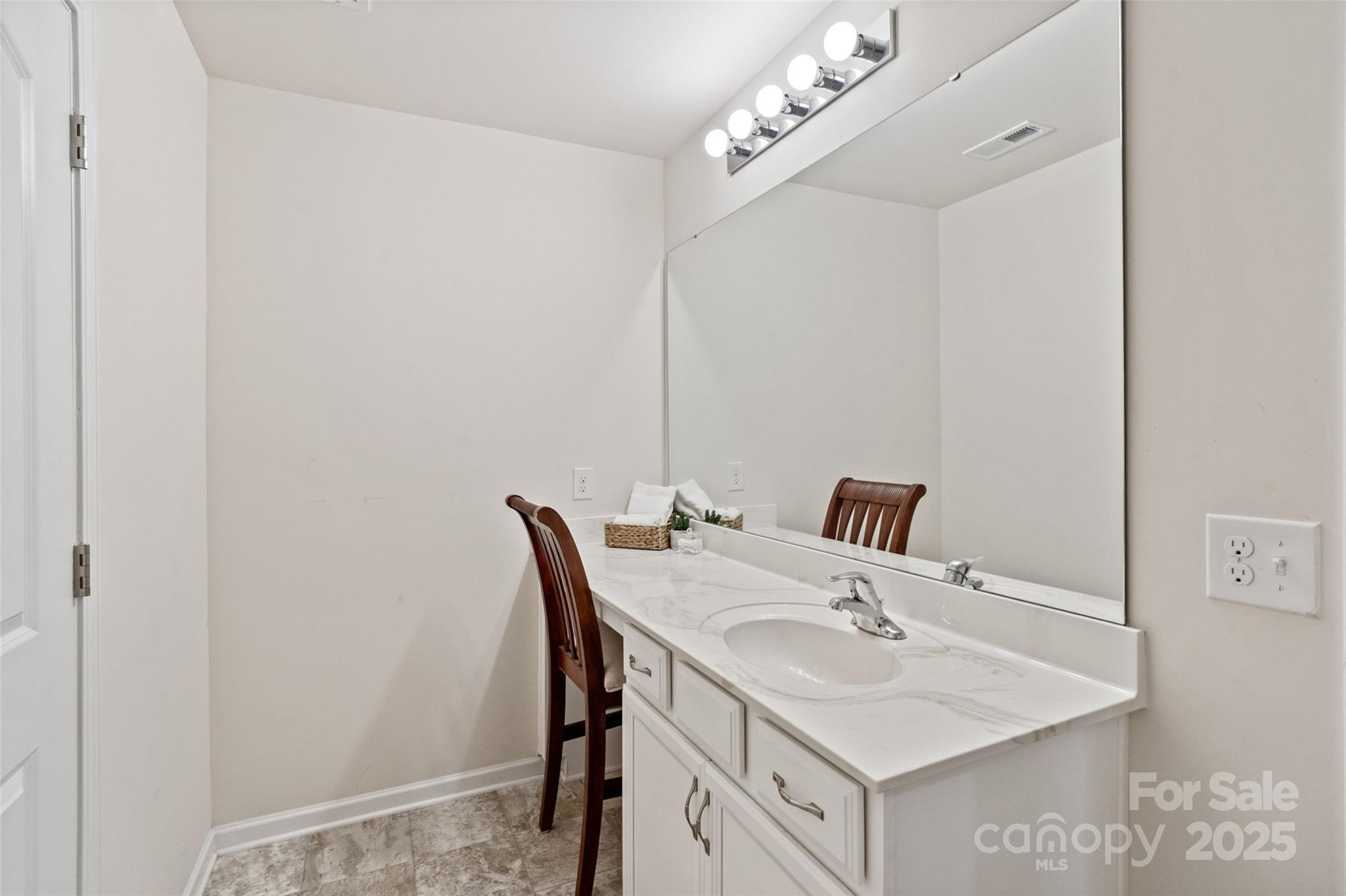 Kings Grove Manor - Residential