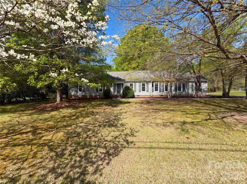 1614 Colfax Drive SE Concord NC 28025