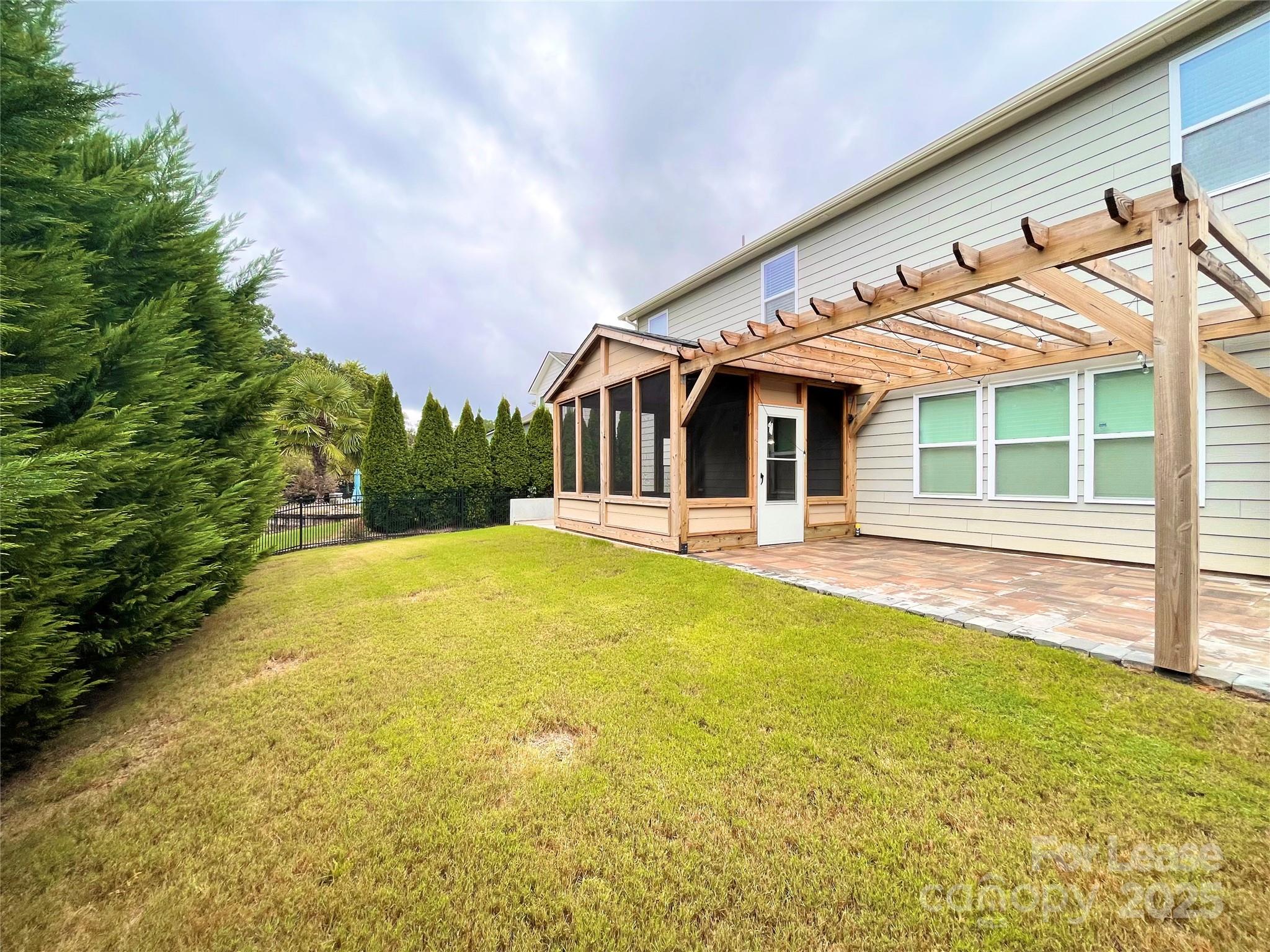 Lake Ridge - Residential Lease