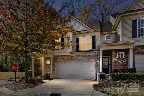 Photo of 2568 Royal York Avenue, Charlotte, NC 28210 (MLS # 4327263)