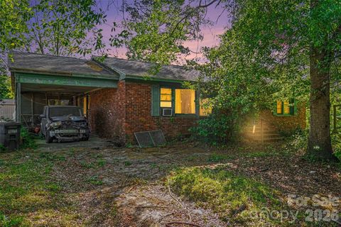 Photo of 105 W Temple Avenue, Rockingham, NC 28380 (MLS # 4373490)
