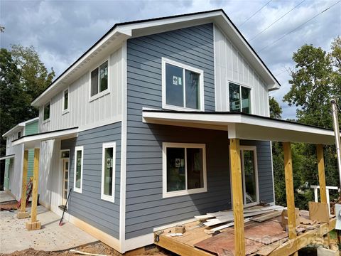 Photo of 1 Pinnacle View Road, Asheville, NC 28803 (MLS # 4303088)