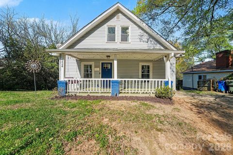 Photo of 224 E Catawba Avenue, Mooresville, NC 28115 (MLS # 4353590)