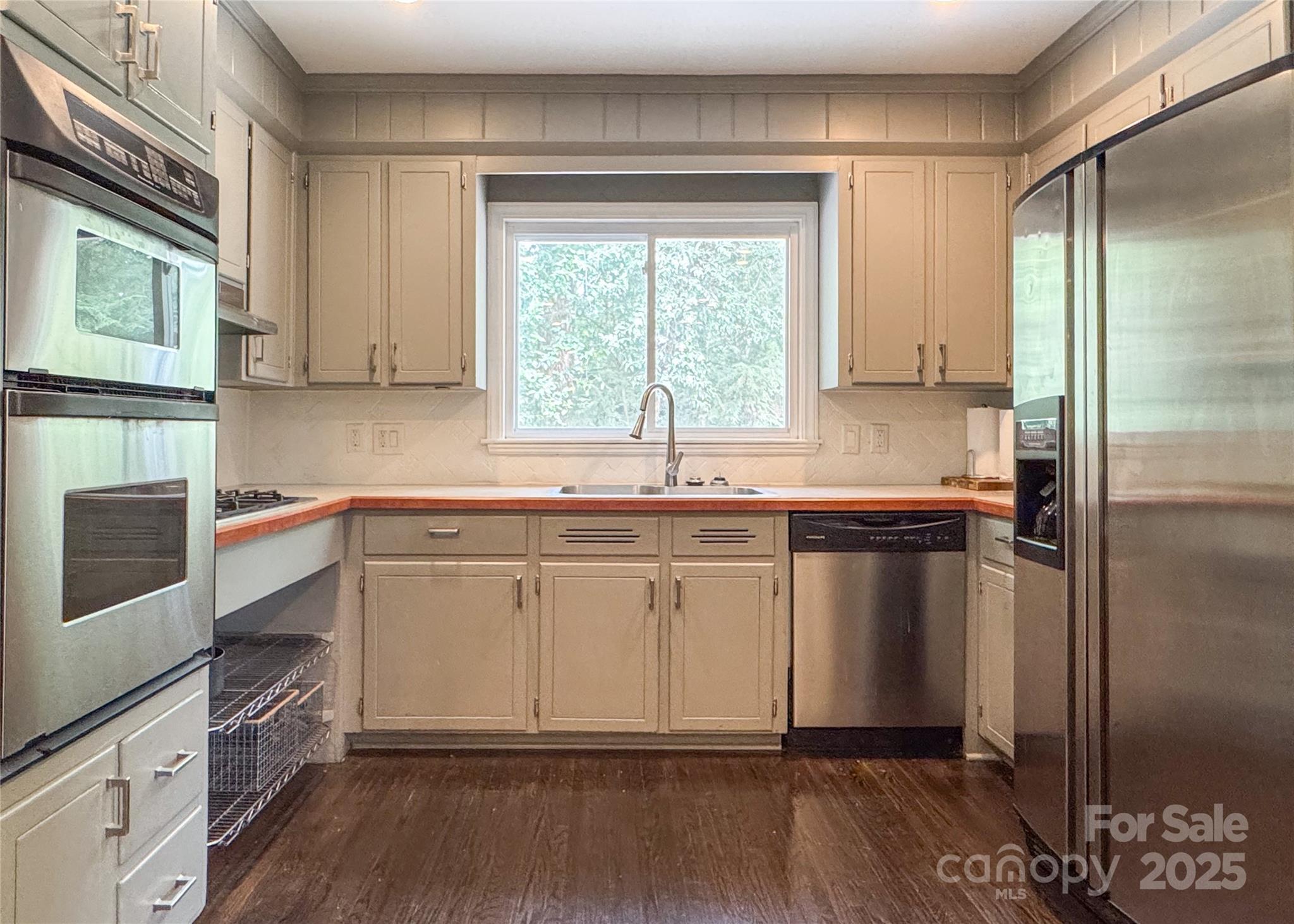 4640 Town and Country Drive