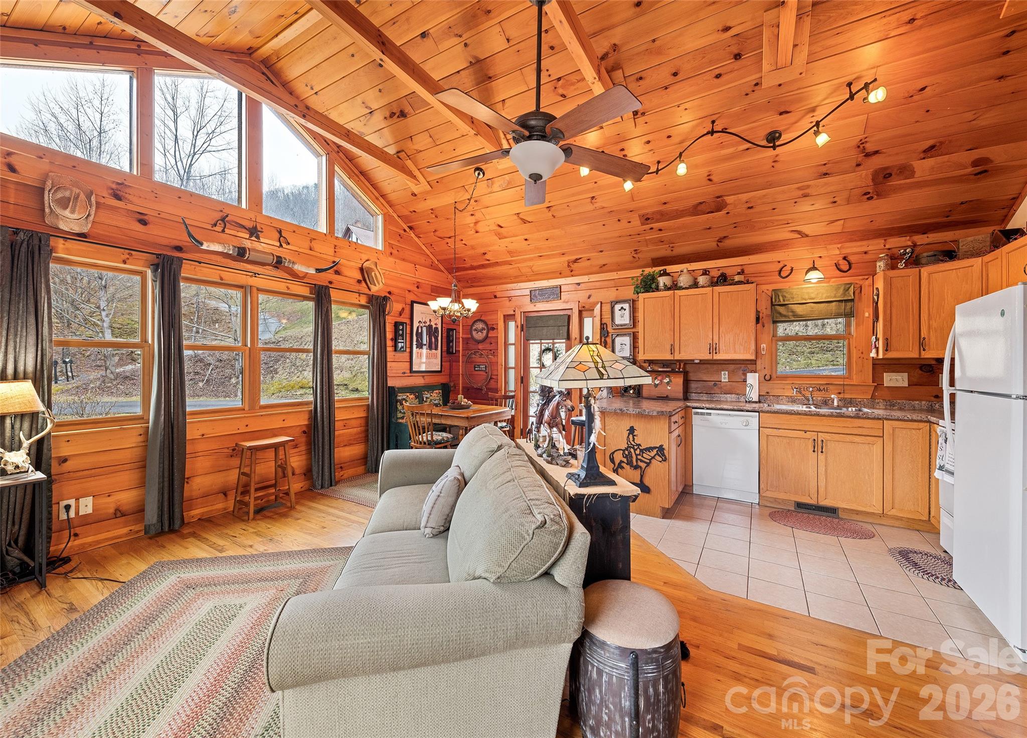 16 Hiawatha Drive