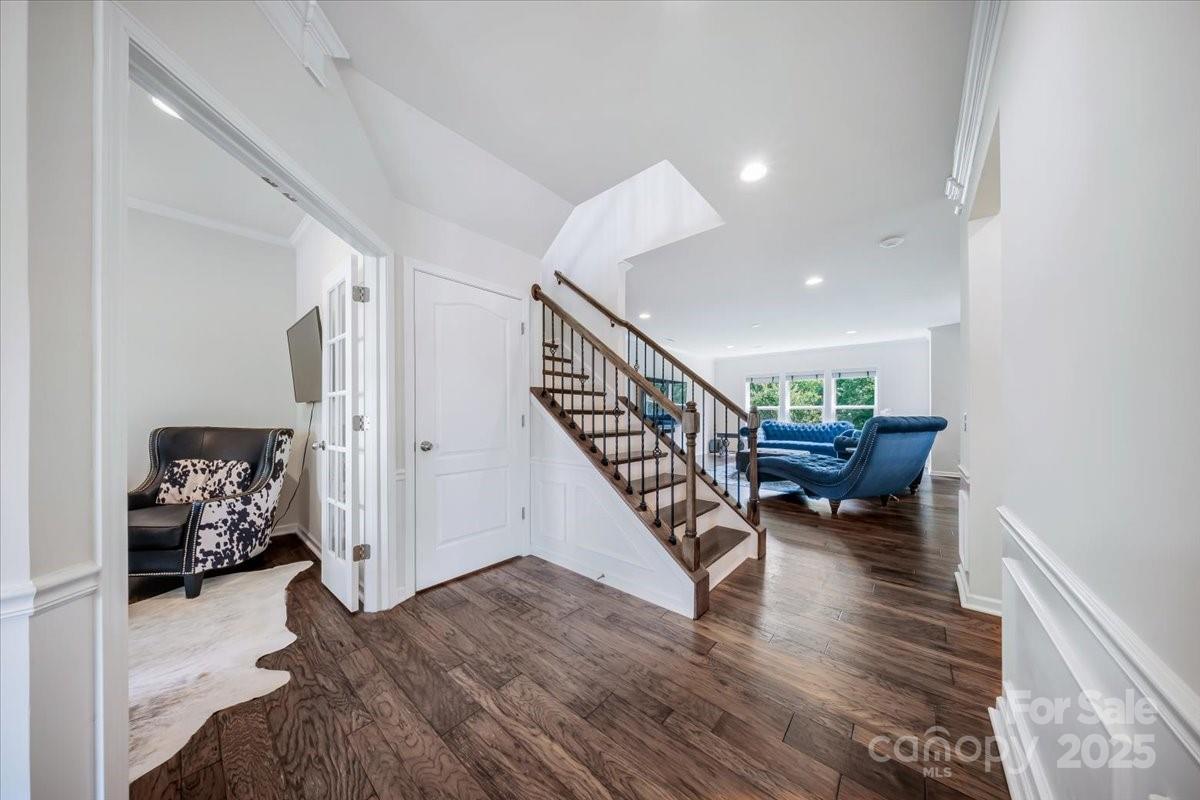5366 Meadowcroft Way