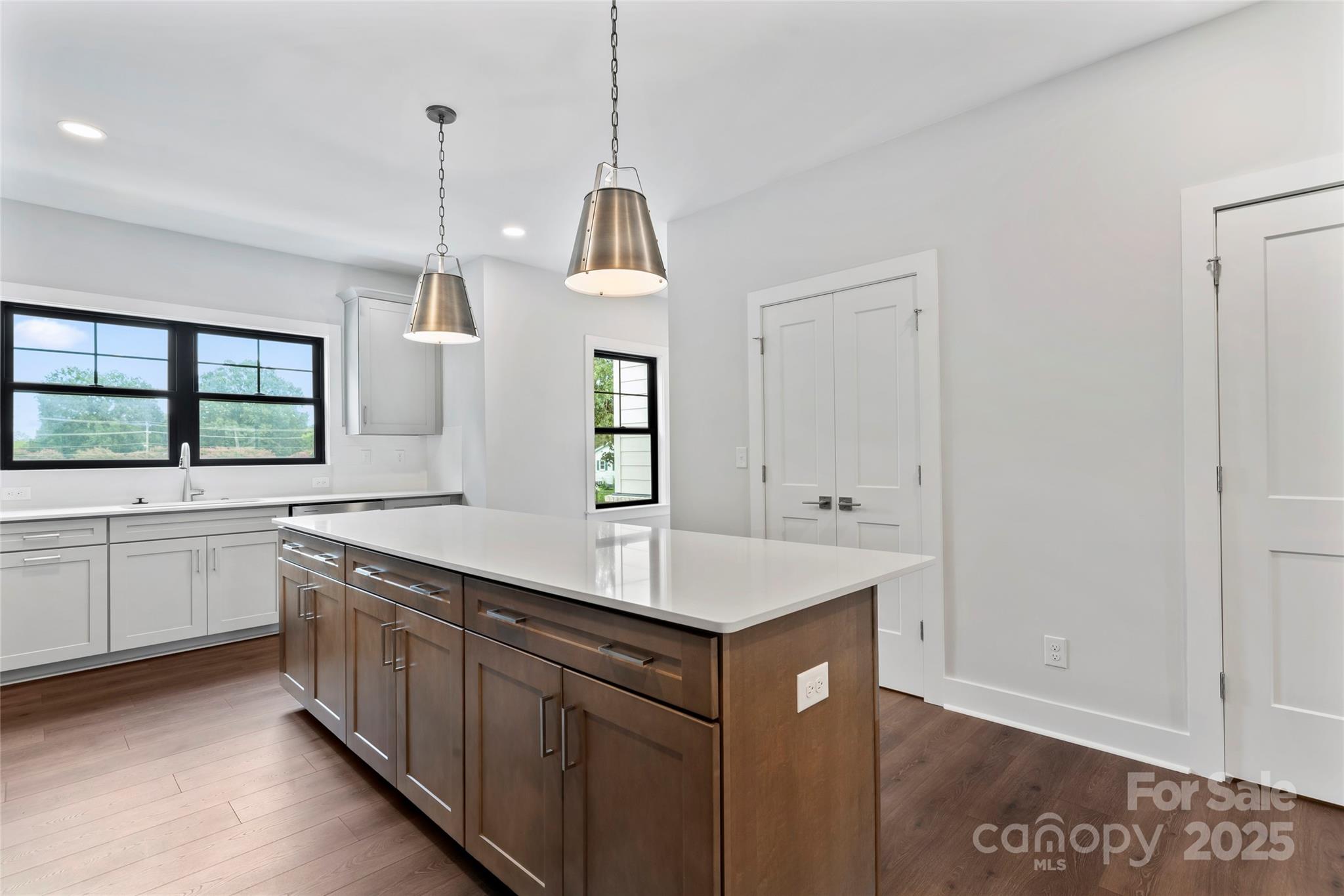 732 Falling Oak Alley 22