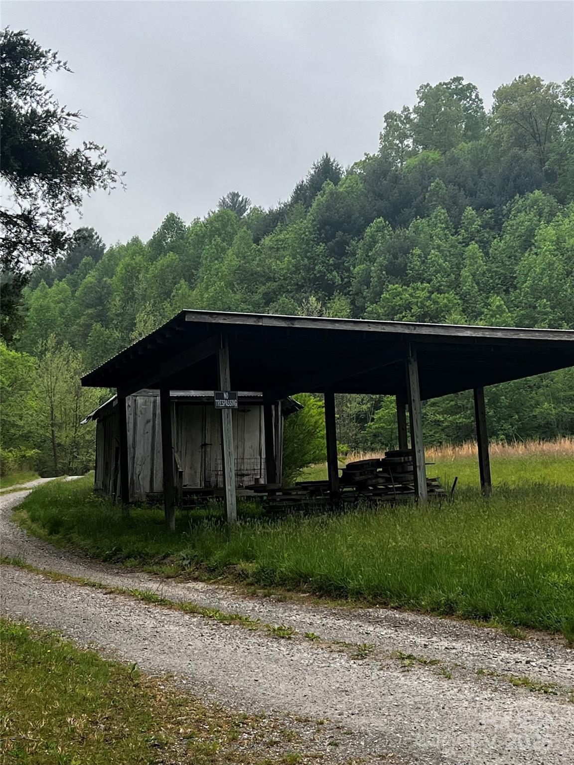 2255 NC Hwy 268 Highway