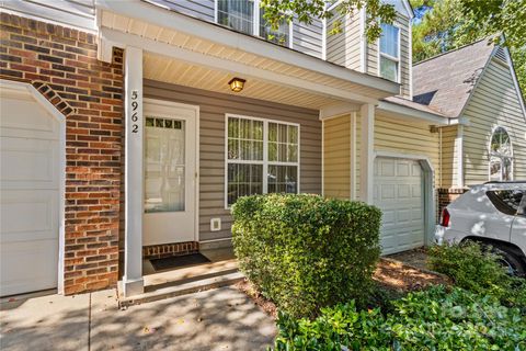 Photo of 5962 Moose Lane, Charlotte, NC 28269 (MLS # 4303036) Photo of 5962 Moose Lane, Charlotte, NC 28269 (MLS # 4303036)