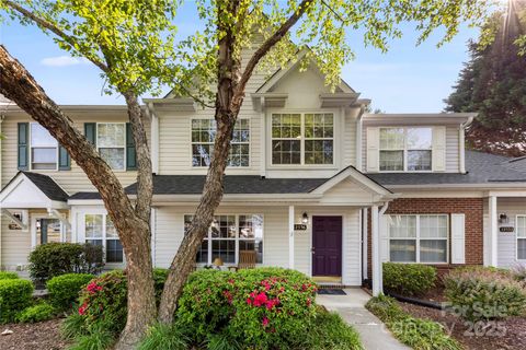 12536 Hennigan Place Lane Charlotte NC 28214