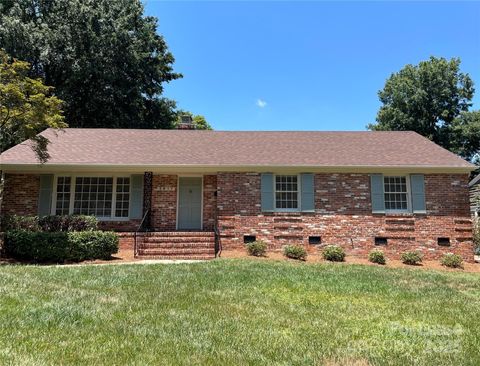 Photo of 3917 Kitley Place, Charlotte, NC 28210 (MLS # 4329999)