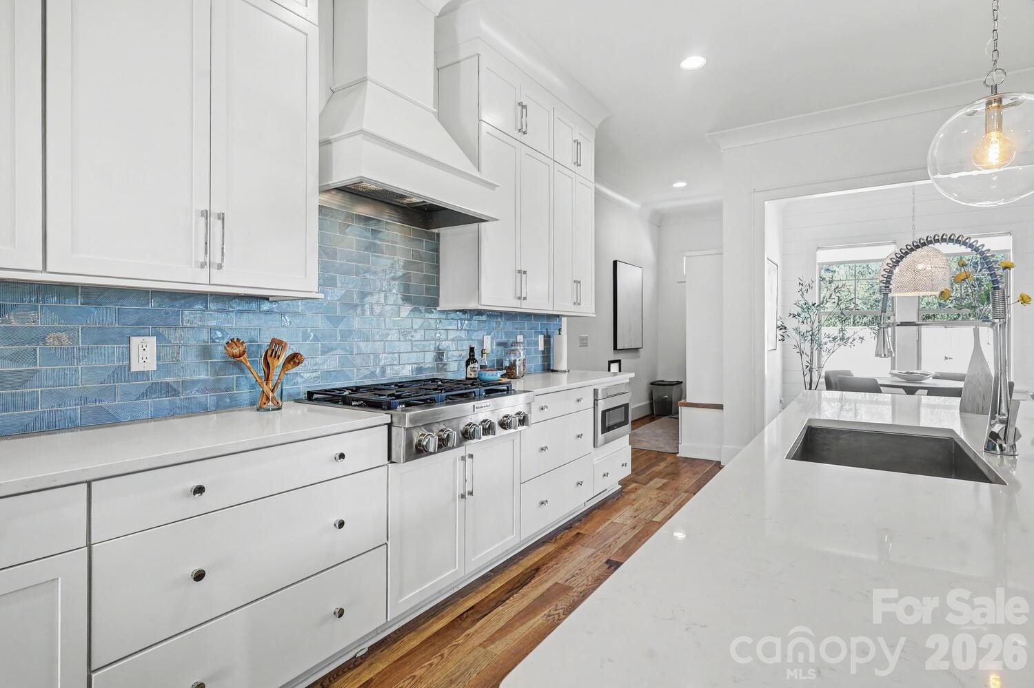 2852 Dorchester Place