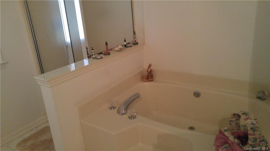 WEDDINGTON WOODS - Residential