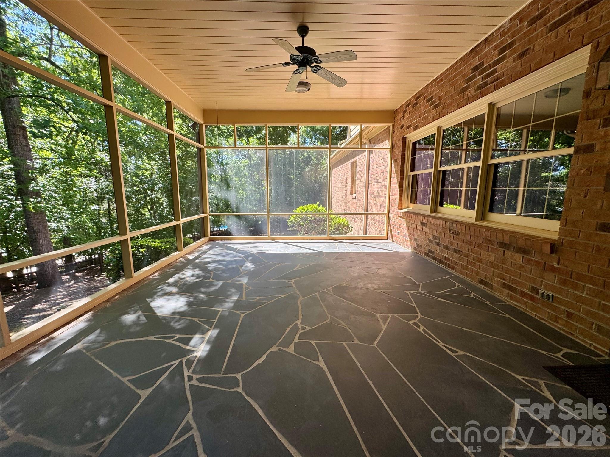500 Woodend Drive SE
