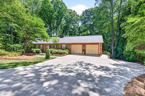 Photo of 989 Hampton Place, Mooresville, NC 28115 (MLS # 4385171)