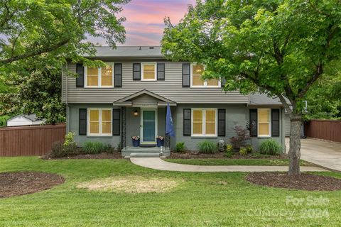 Single Family Residence in Charlotte NC 5617 Cherrycrest Lane.jpg