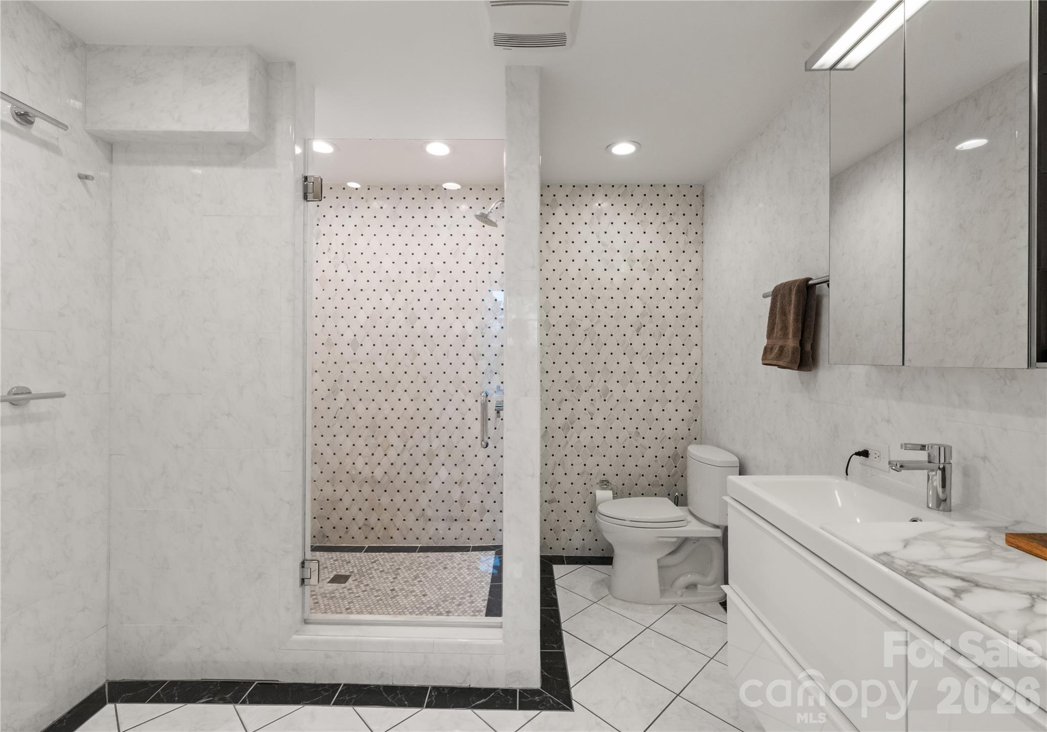 Queens Towers - Residential