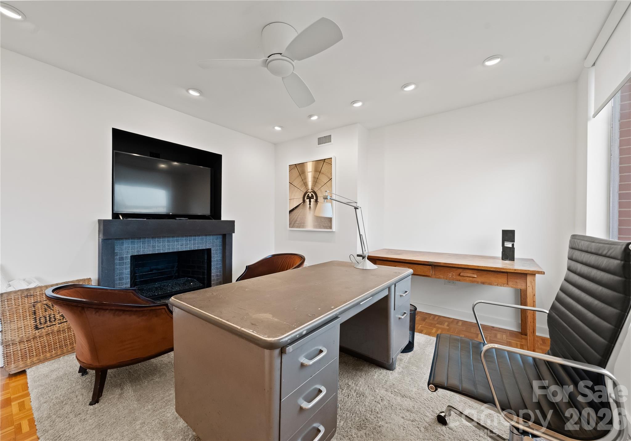 Queens Towers - Residential