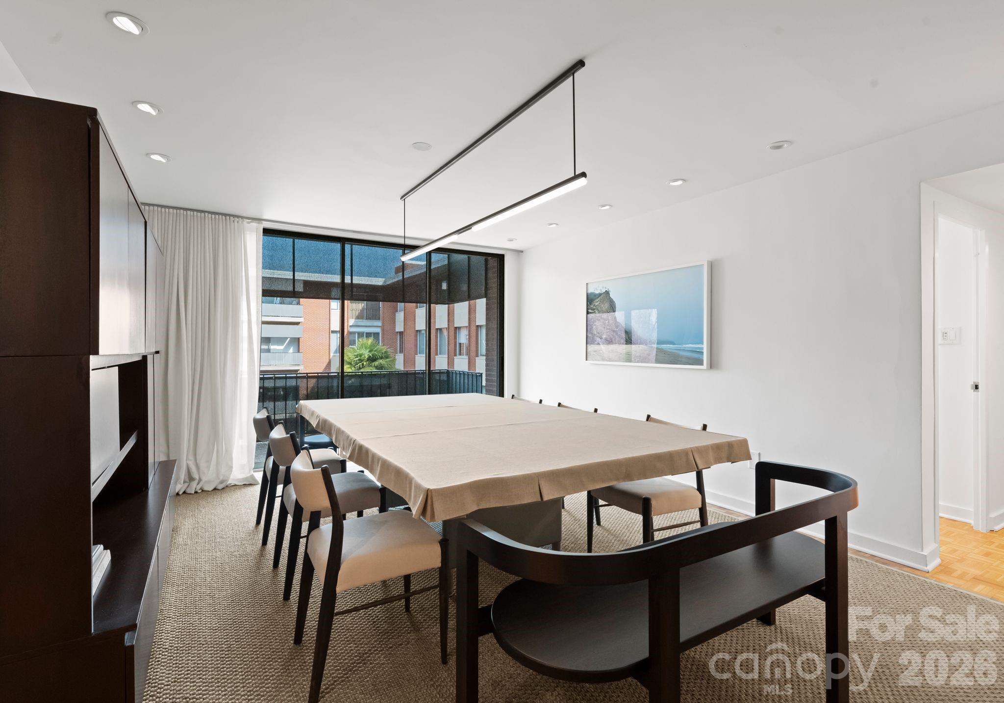 Queens Towers - Residential