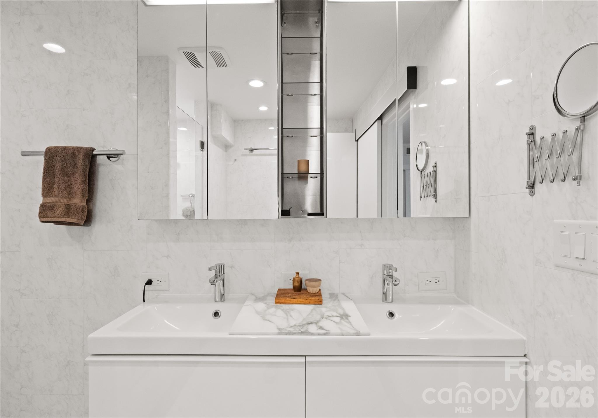 Queens Towers - Residential