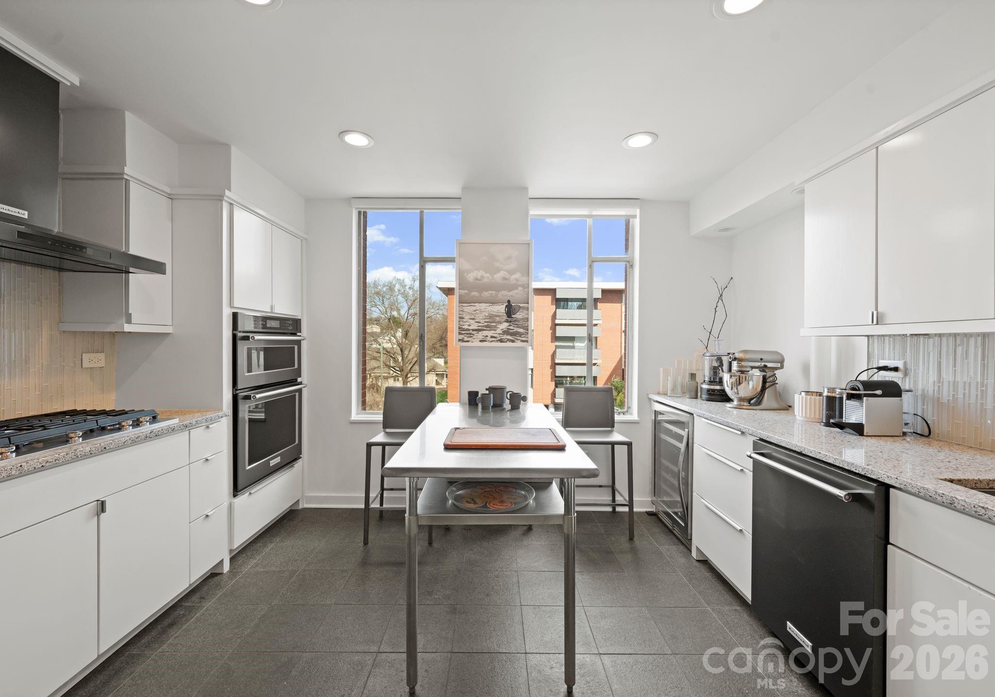 Queens Towers - Residential