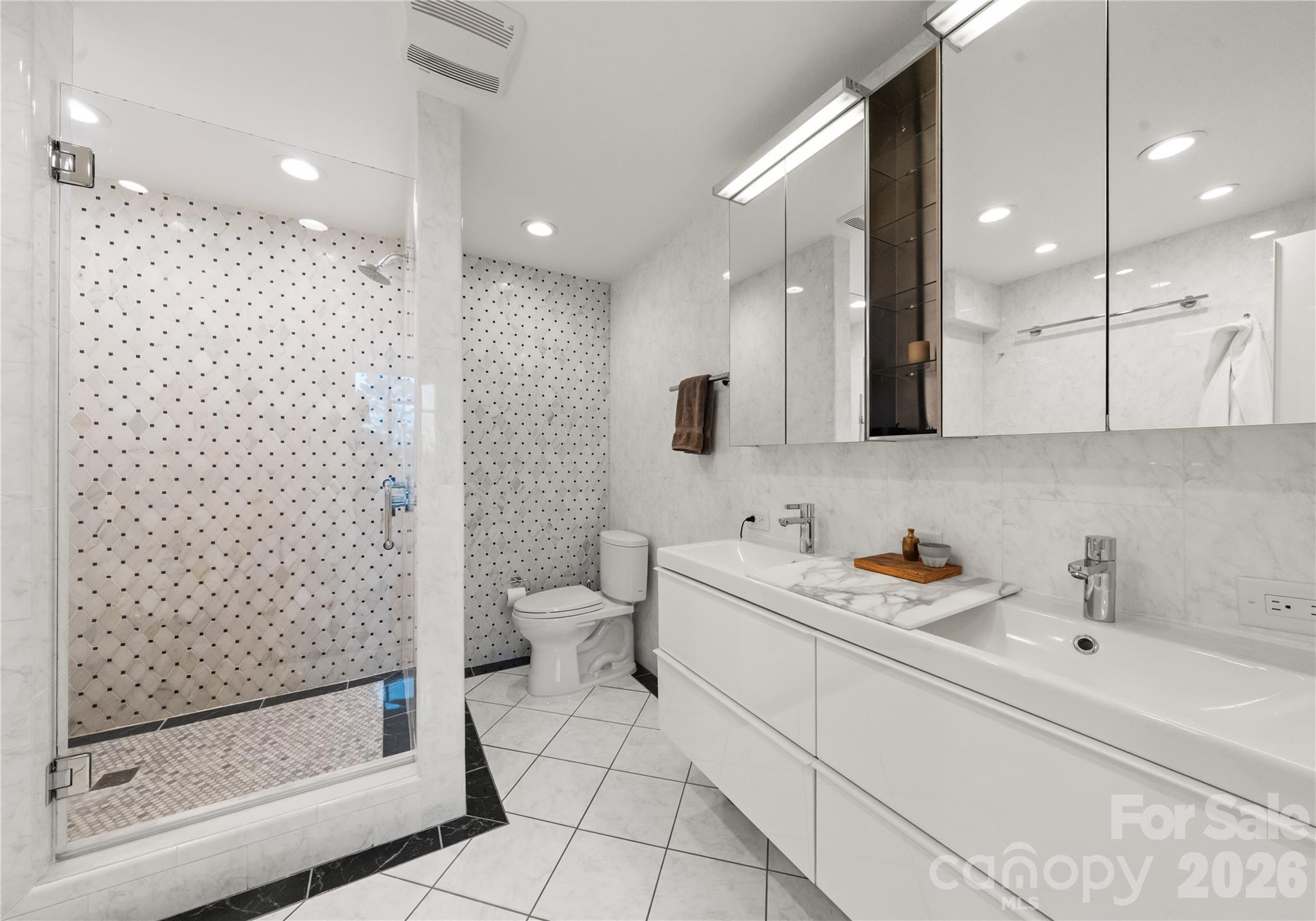 Queens Towers - Residential