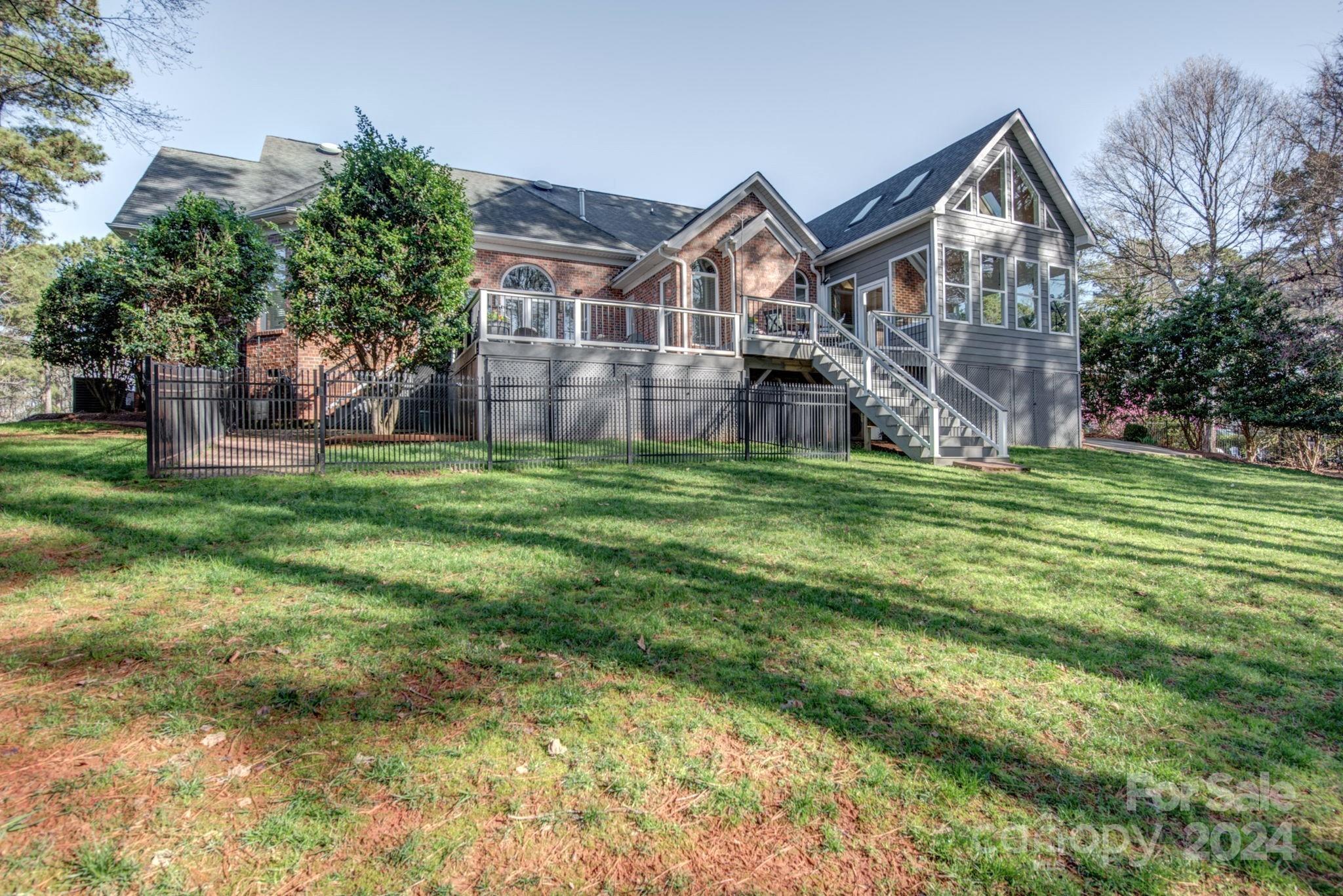 Misty Waters - Residential