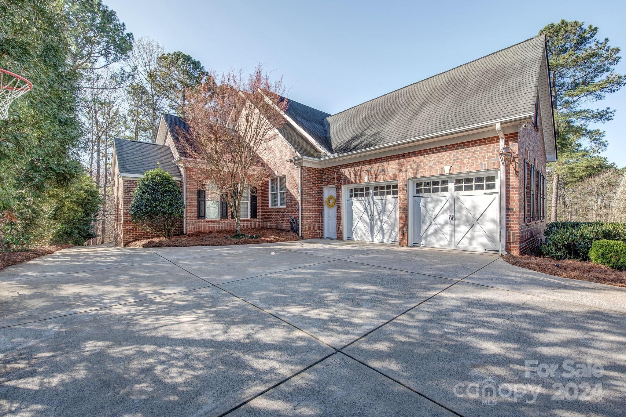 Misty Waters - Residential