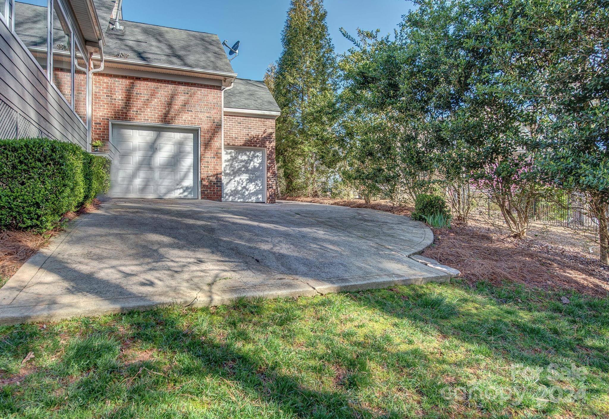 Misty Waters - Residential